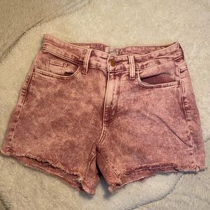 Universal Thread Jean Shorts Womens' 4/27 High Rise Midi Acid Wash Raw Hem Red